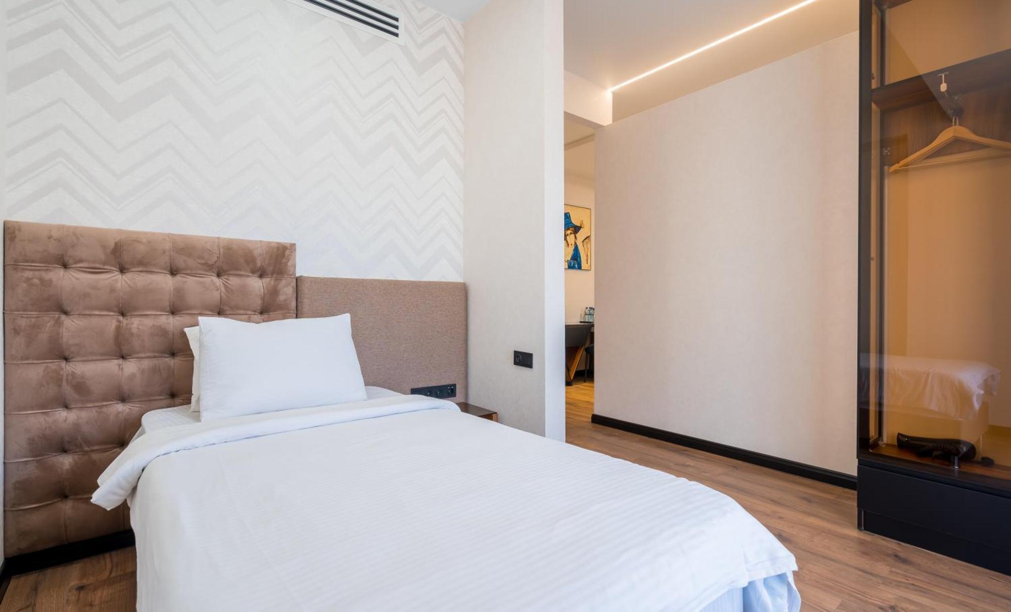 Olympus Hotel By Umbrella Tbilisi Ngoại thất bức ảnh