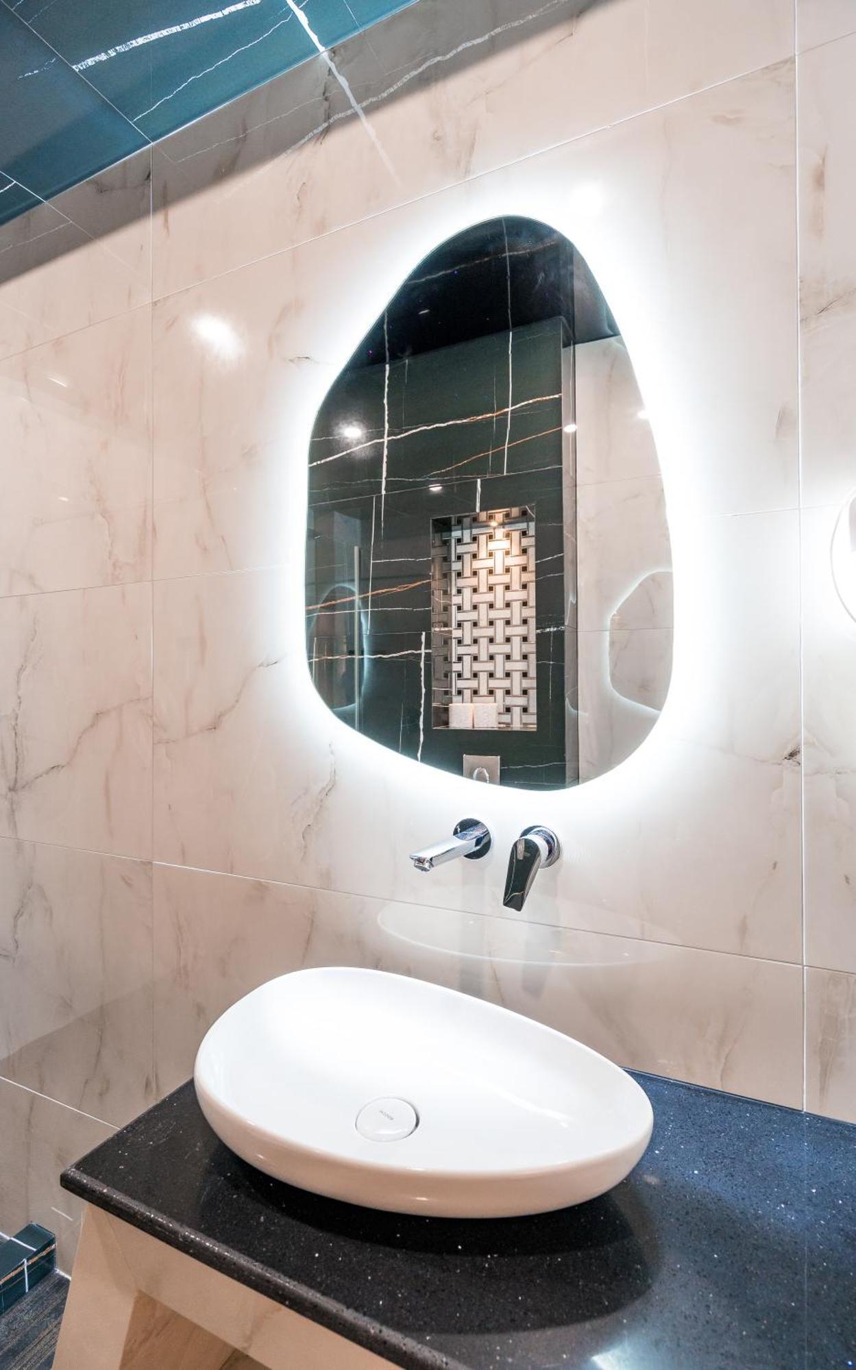 Olympus Hotel By Umbrella Tbilisi Ngoại thất bức ảnh